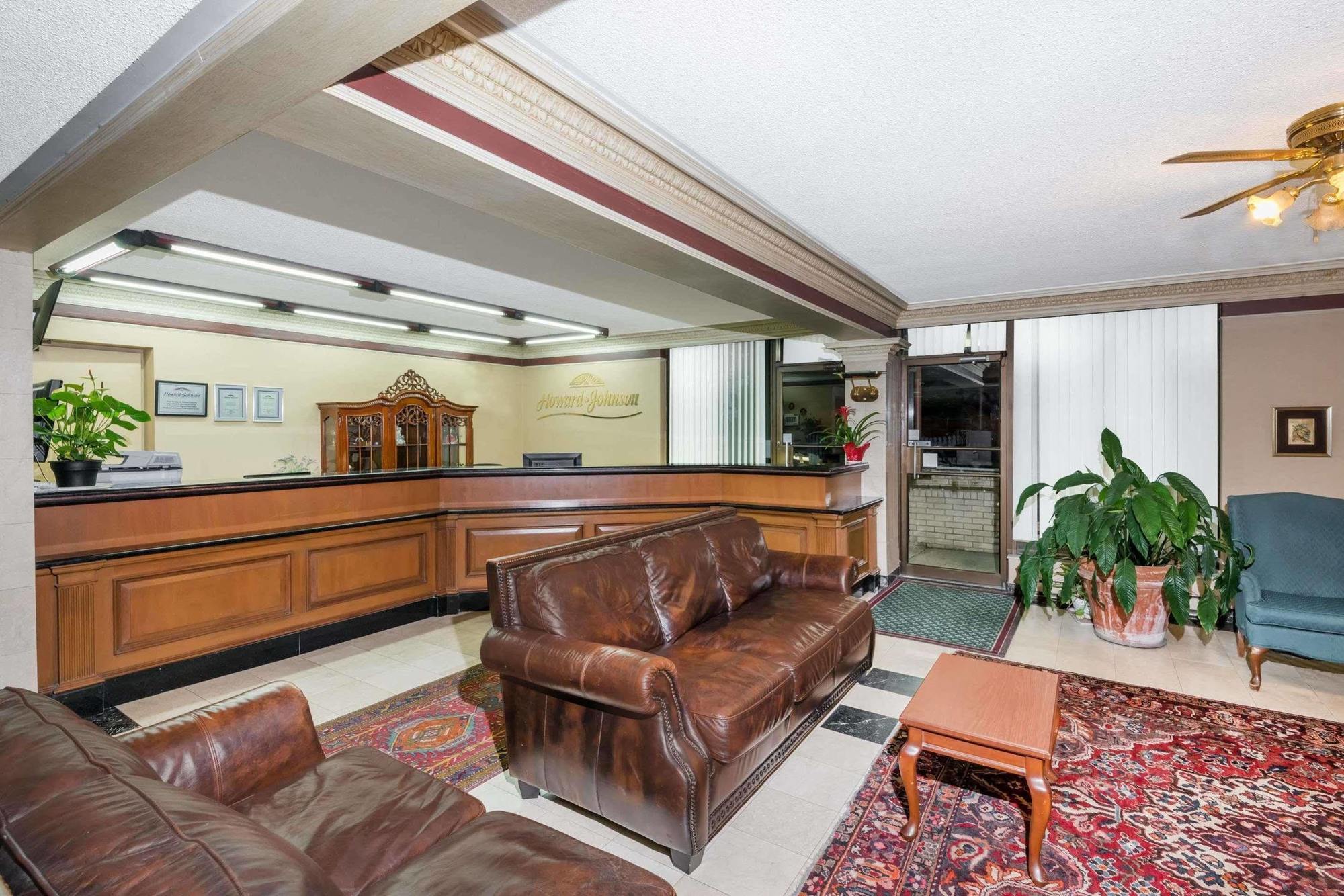Hotel Surestay By Western Windsor