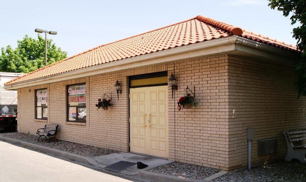 Surestay By Western Hotel Windsor